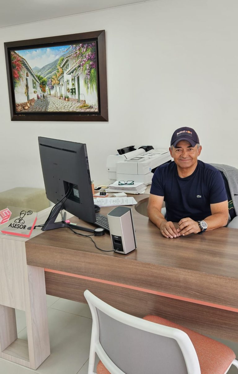 Miguel Antonio Leguizamón Rivas — equipo de la Curaduría Urbana 2 de Duitama